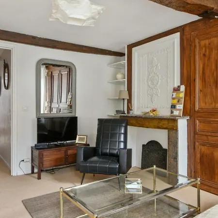 Typical And Charming Flat In Old Lille, Close To Stations - Welkeys *